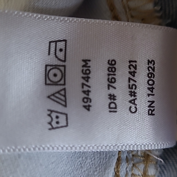 Loft Women's Curvy Skinny Crop Jean, Style #494746M, light blue wash, size 29/8 - Picture 6 of 6